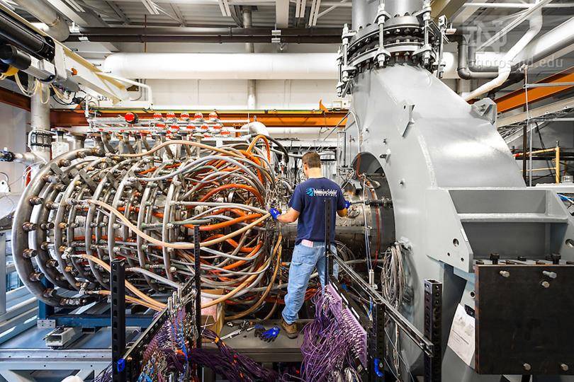 هوش مصنوعی در تحلیل داده‌های تست تجهیزات دوار و کمپرسورها